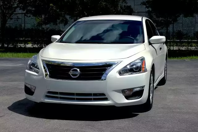 It looks like Nissan is killing both the Altima and the Versa