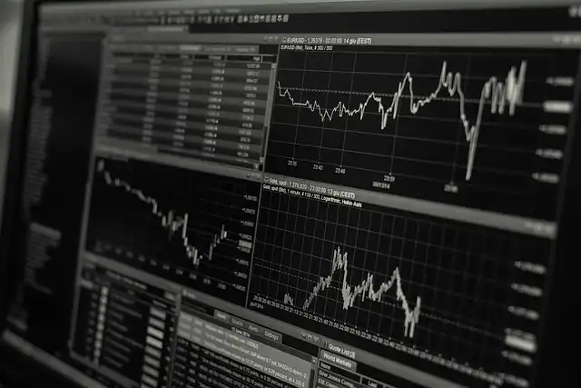 Trump’s Tariffs: Risks & Economic Impact